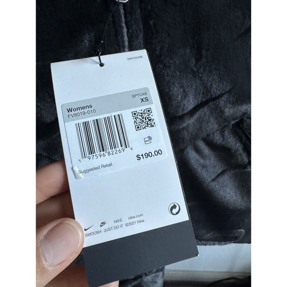 SIZE XS Nike Sportswear EssentialWomen's Loose Fur All Over Print Faux fur - Picture 2 of 8